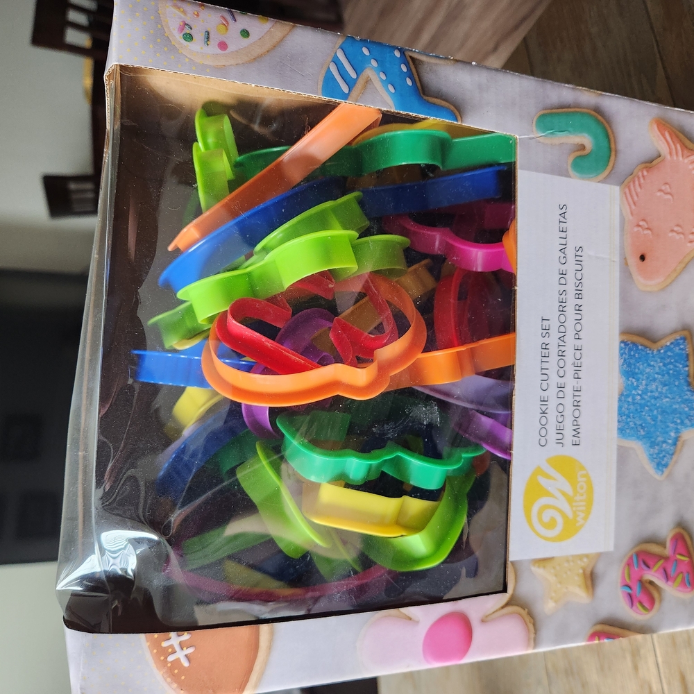 Wilton Green and Blue Party Chain Links